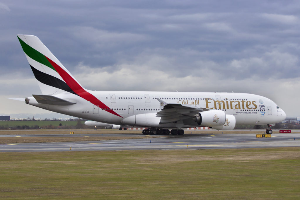 emirates airbus a380 taxiing